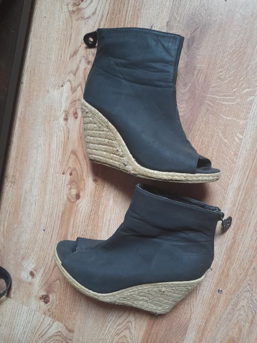 Buty na koturnie 38 Tiamo