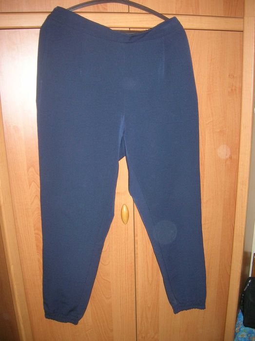 Спортивные брюки модные  для школьниц средних классов