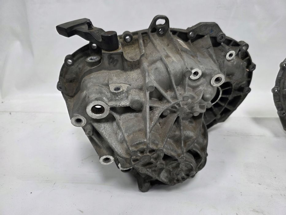 renault master travic vivaro obudowa skrzyni biegów.g9ux83 820045