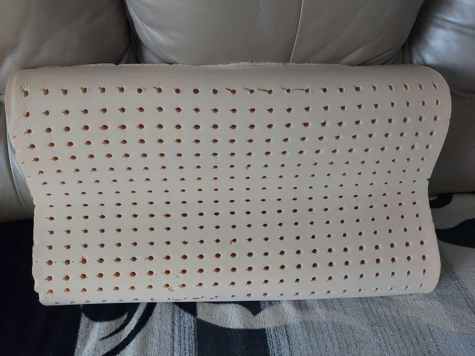 Подушка латексна Artilat Ортопедична 67х43х11