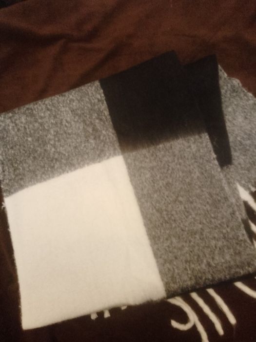 Шарф, палантін, довгий обємний з бахромою новий з біркою