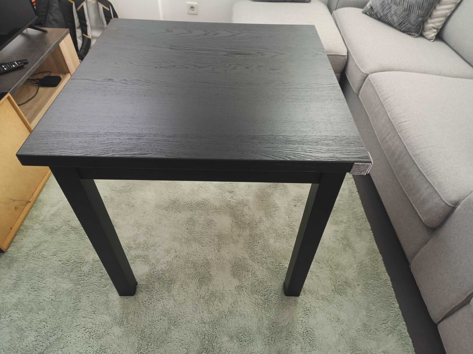 Mesa preta extensível