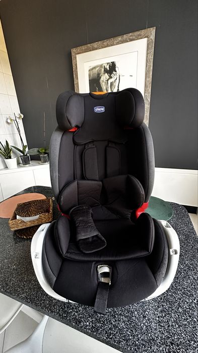 Cadeira auto (Chico Youniverse) com isofix - 9 aos 18 kg