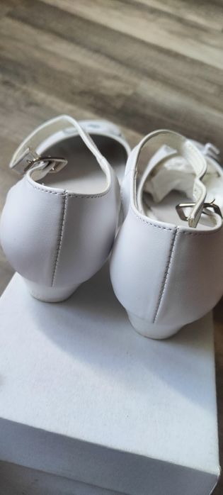 Buty komunijne białe
