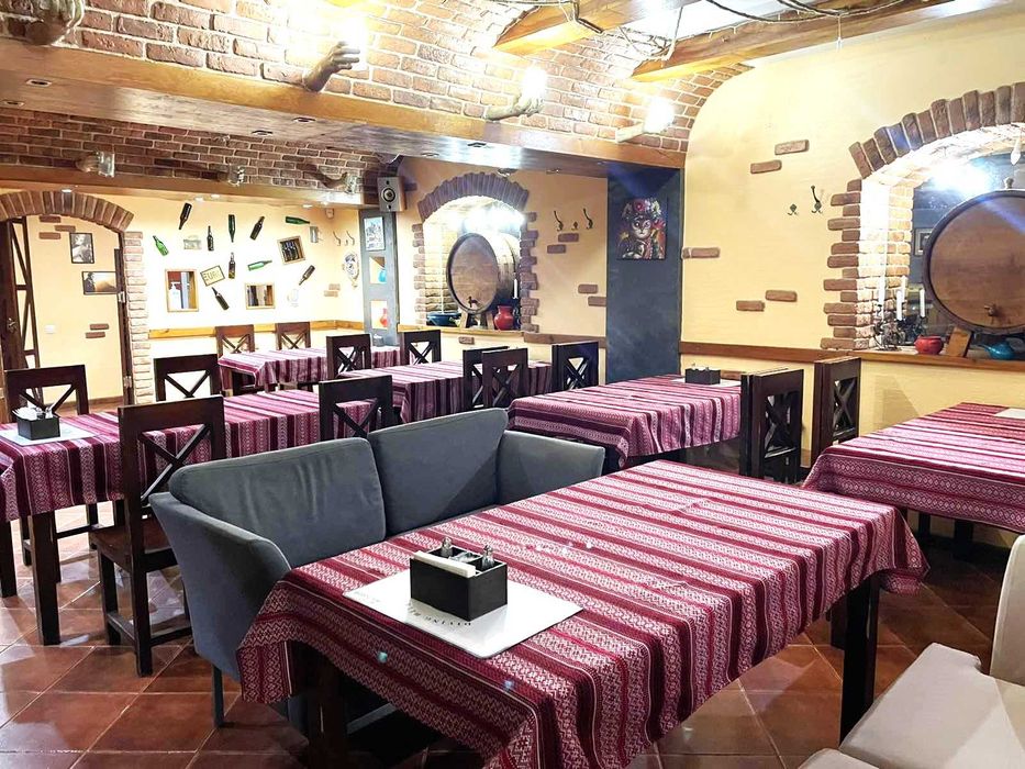 Продаж кафе + тераса на бульварі Вацлава Гавела, 49