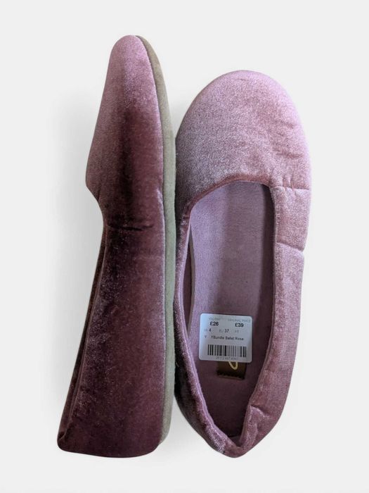 Clarks kapcie welurowe różowe rozm. 35,5