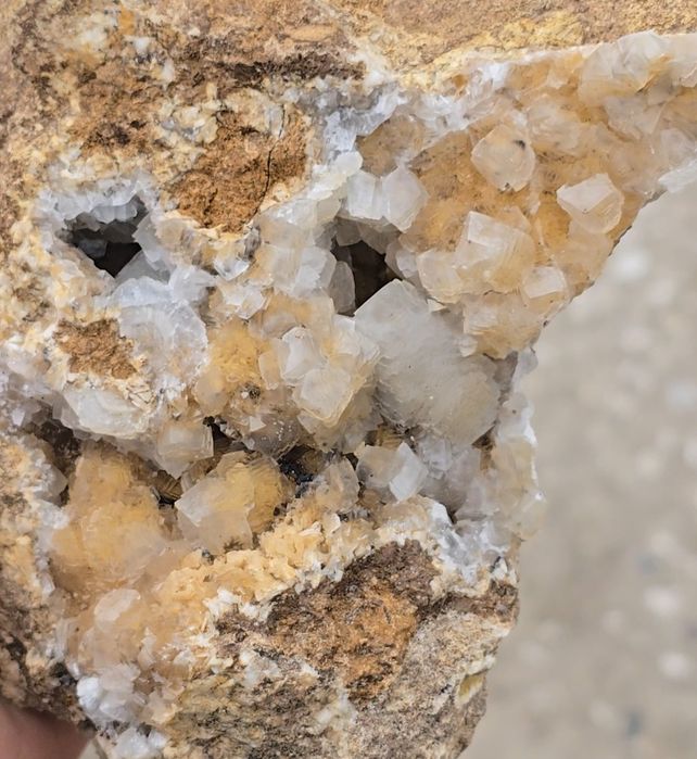 Kalcyt, piękne kryształy, okaz dwustronny. Siewierz. Naturalny minerał.