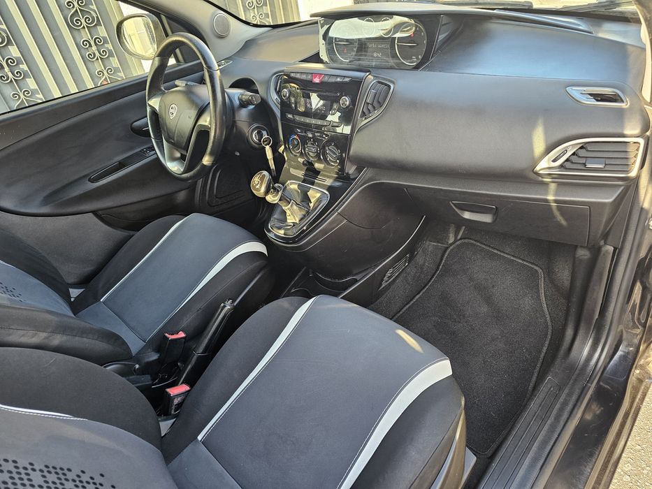 Lancia Ypslon 1.2 Gasolina Ano 2014