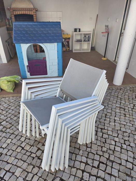 Vendo 7 cadeiras exterior