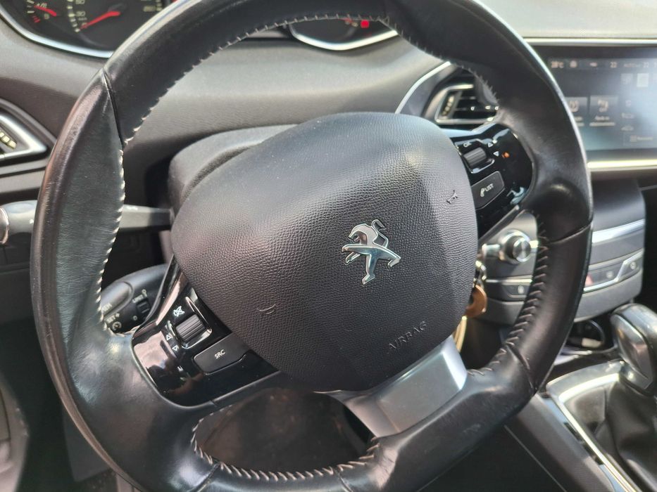 Peugeot 308 — fotografia 10