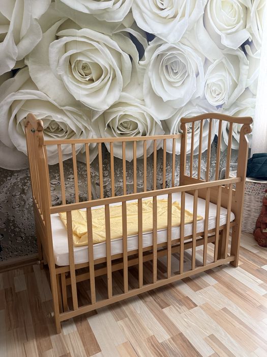 Детская кроватка