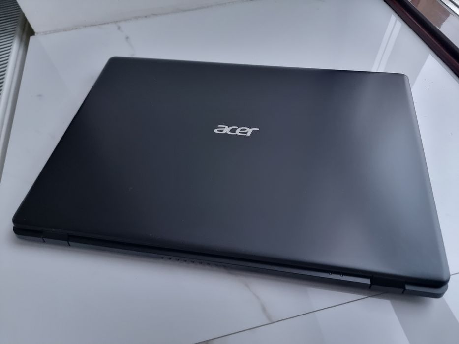 ACER 17.3 / Core i7-1065G7 / Iris Plus / SSD 256gb