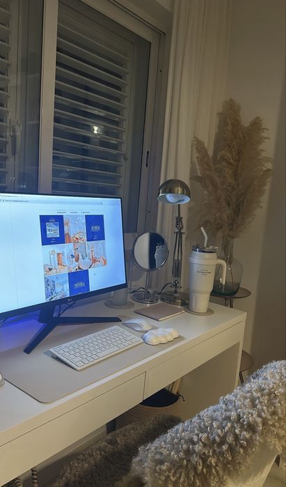 Secretária MICKE – IKEA (Excelente estado)