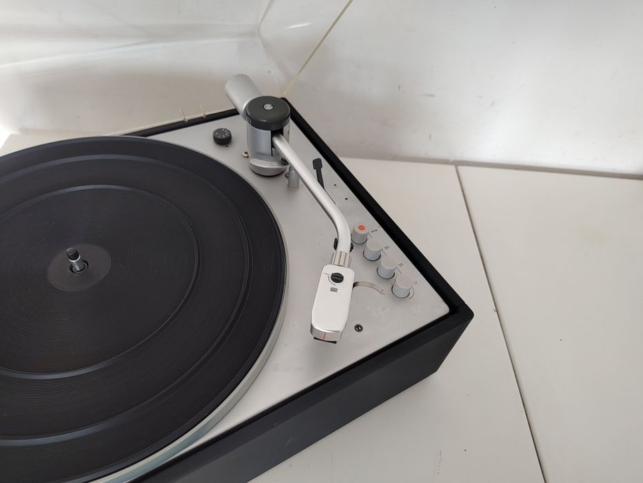 Braun PS-600 , konstrukcja Dieter Rama . Gramofon 220v