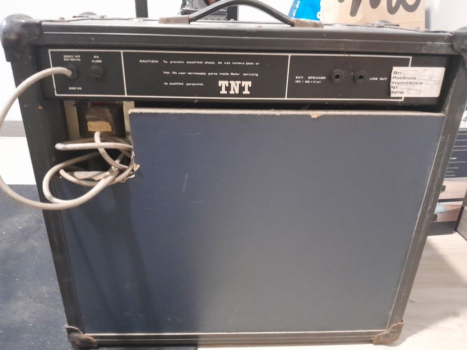 Amplificador  TNT 150 vendo ou troco