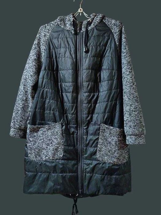 Легкое черное  стеганое пальто куртка