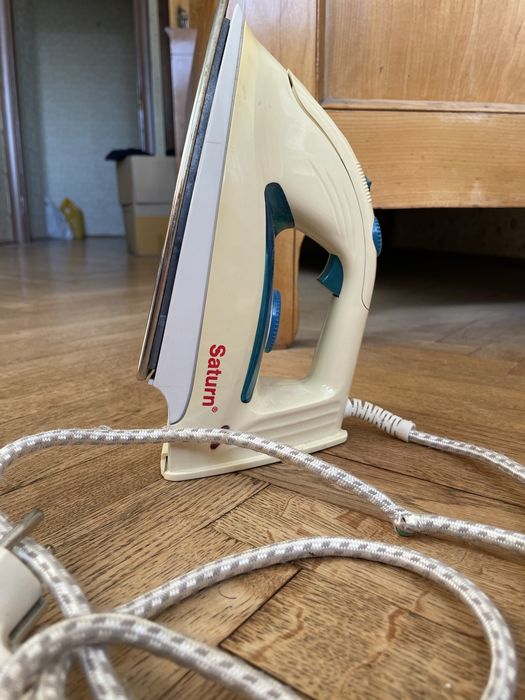 Праска утюг Saturn