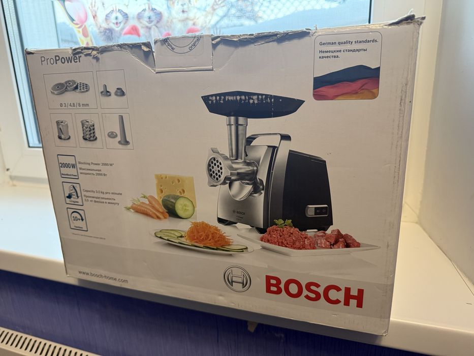 Кухонный комбайн Bosch MFW67440