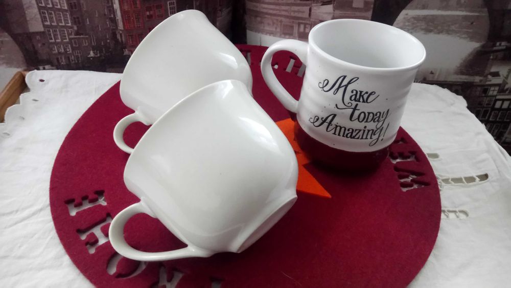 Чашки фарфоровые, керамические большого объема.