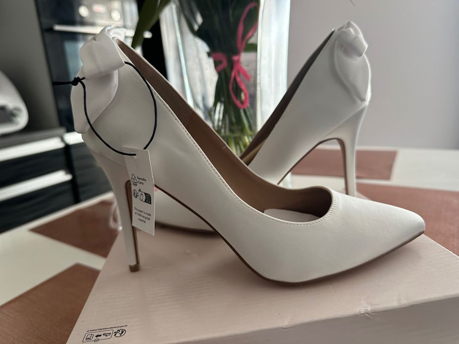 Buty ślubne r.41 z kokardką