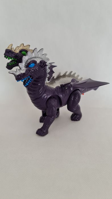 Dwugłowy skrzydlaty dinozaur - smok na baterie
