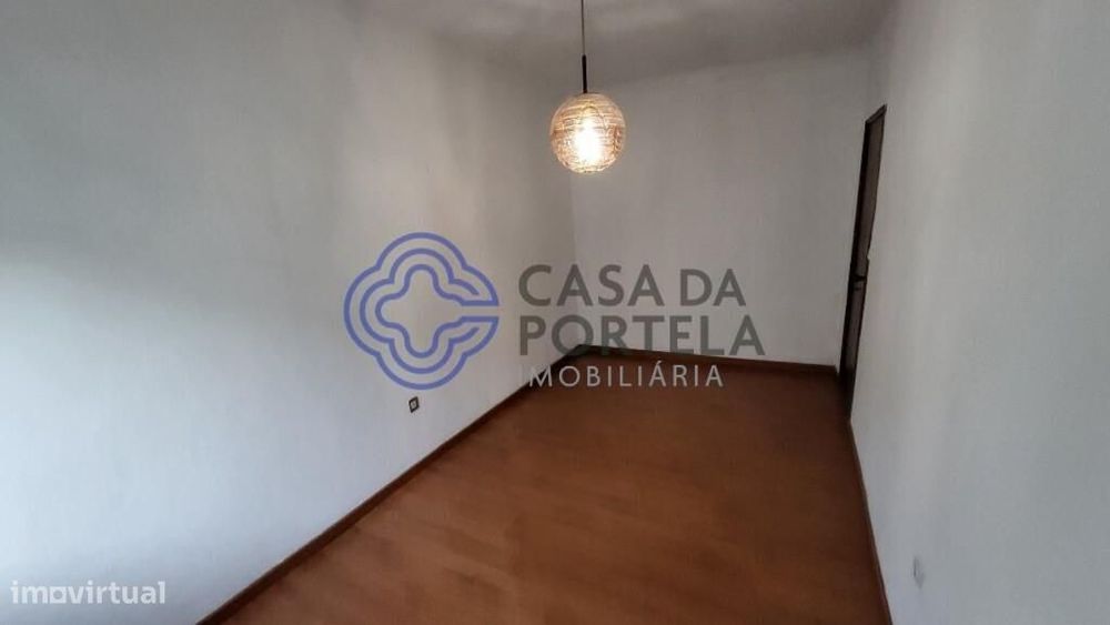 T3 em Viseu: Único no Prédio, Escada Privativa e Sótão Total. Ideal pa