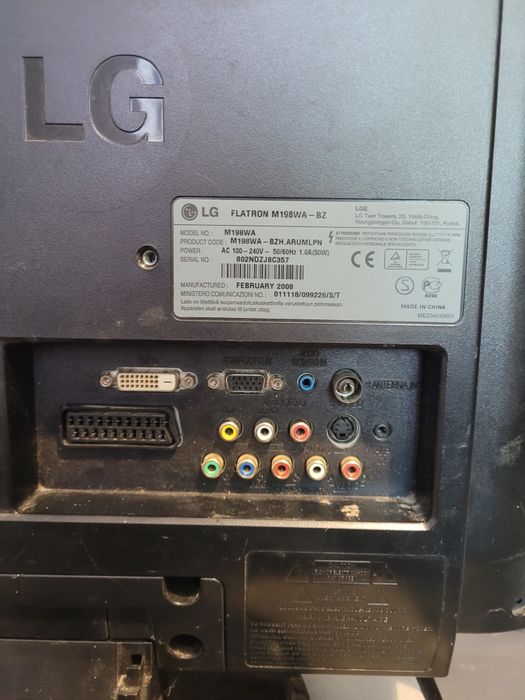 LG Flatron M198WA