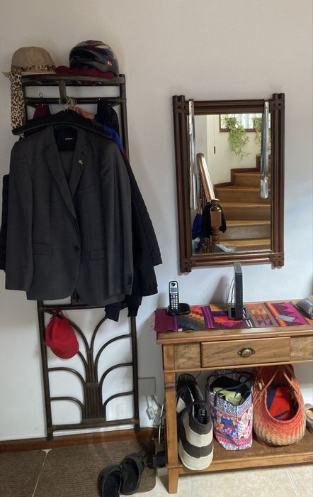 Guarda-roupa de vime com espelho