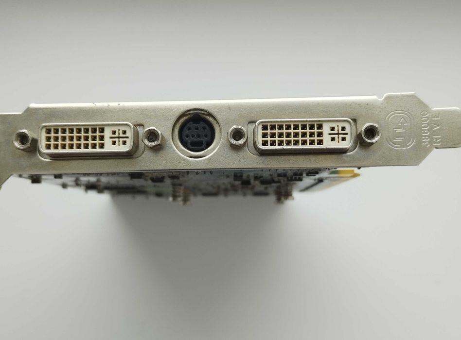 Відеокарта AMD Radeon HD3650 512MB