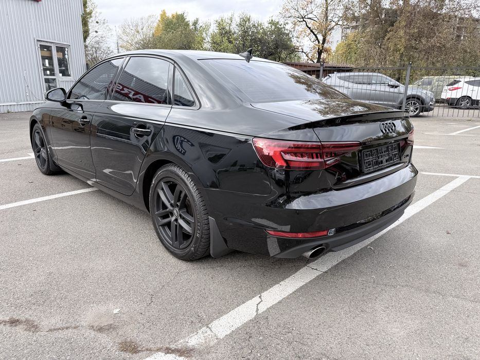 Продам власний автомобіль  Audi A4 b9