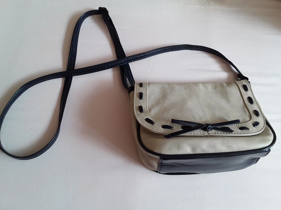 Torebka mala z paskiem