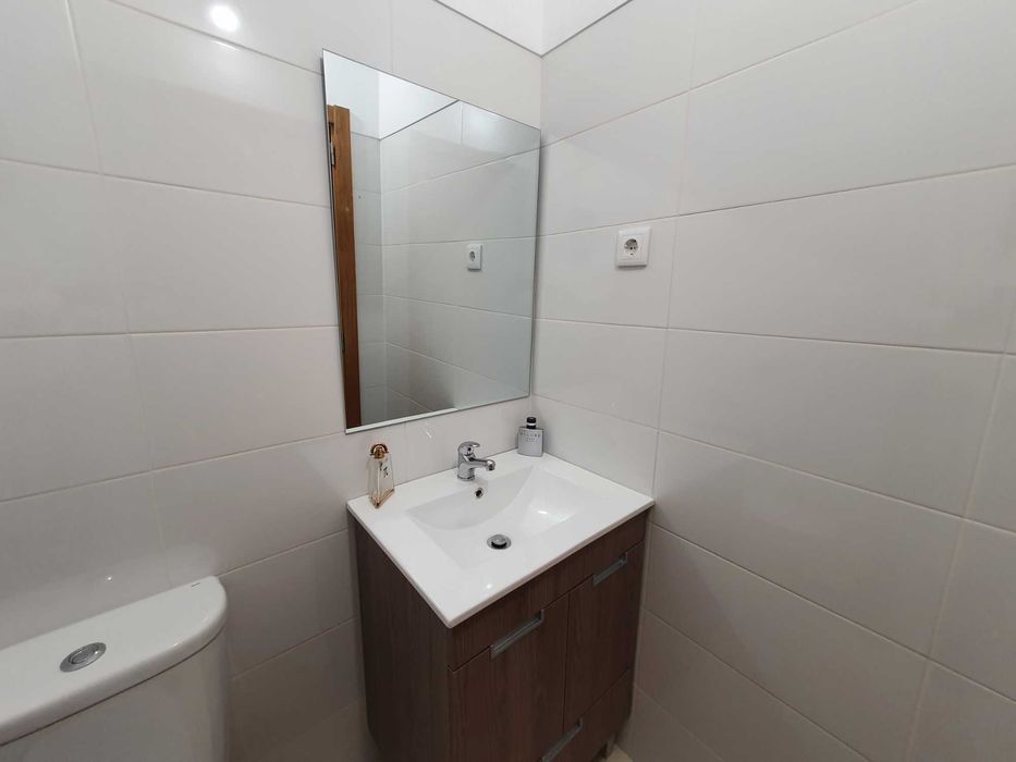 Quarto Laranjeiro para Arrendar