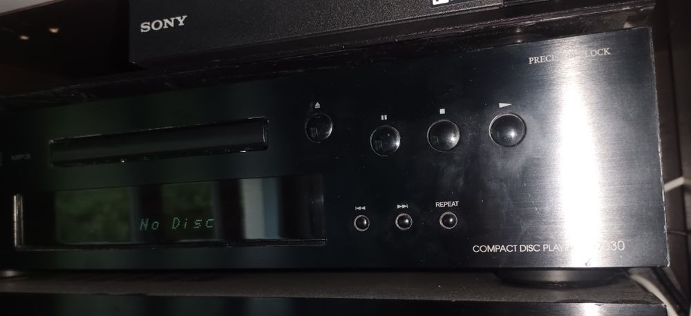 Odtwarzacz CD ONKYO C-7030