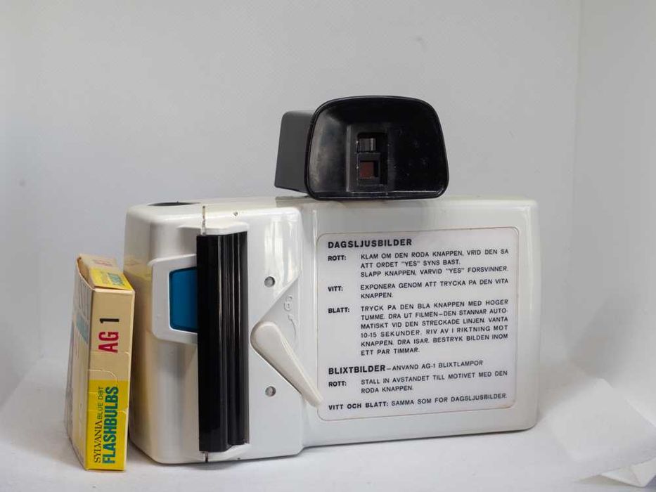 Máquina fotográfica vintage Polaroid Land Camera Swinger Model 20