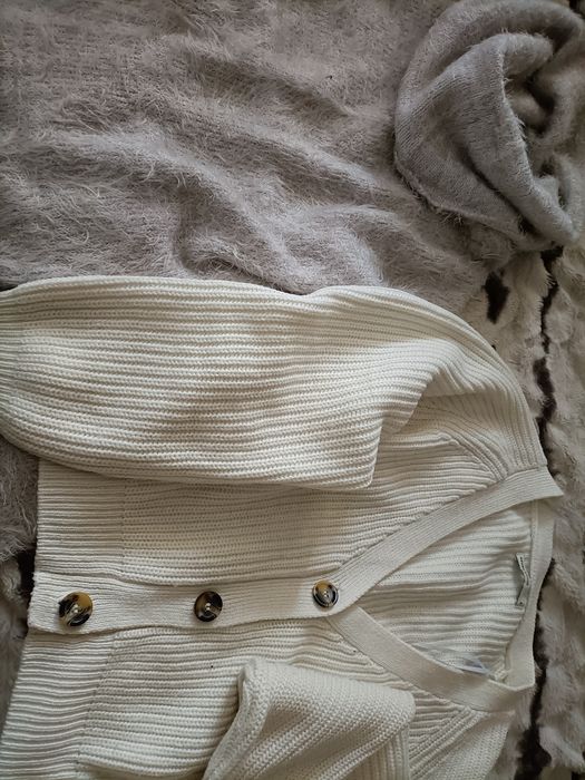 Swetry ciepłe/łączna wartość 40