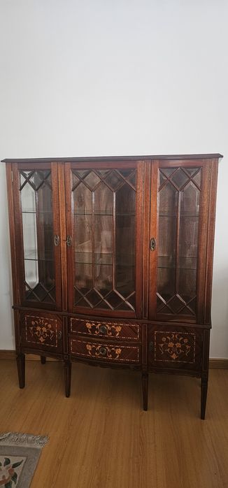 Vitrine Estilo Clássico Inglês