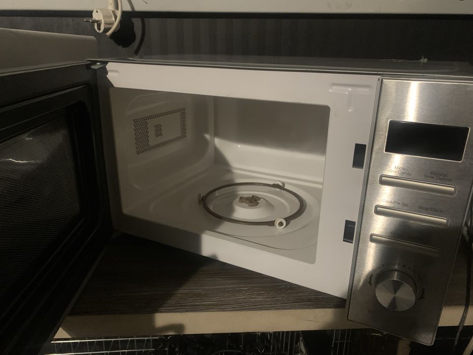 Мікрохвильова піч Samsung