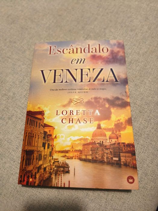 Escândalo em Veneza - Loreta Chase
