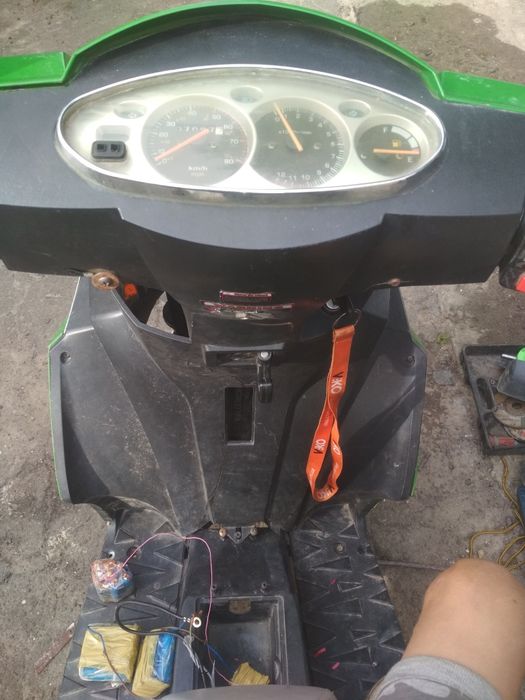 Скутер продам yiben