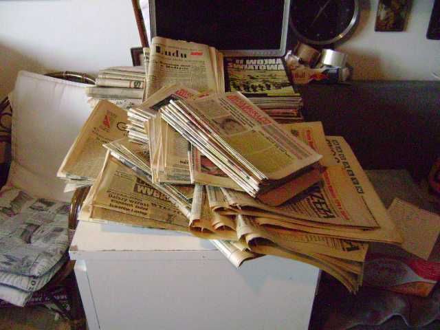 Starocie z PRL Stare gazety 150 sztuk na urodziny od 1964r. do 2009r.