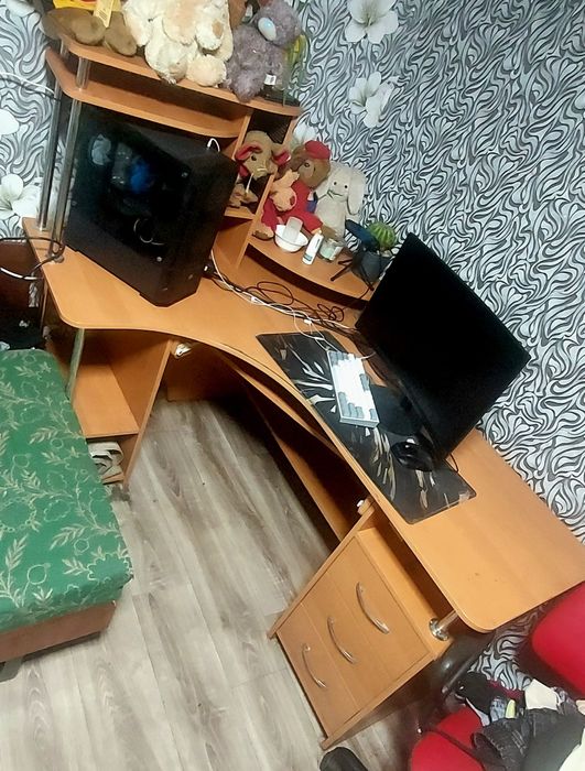 Стол компьютерный