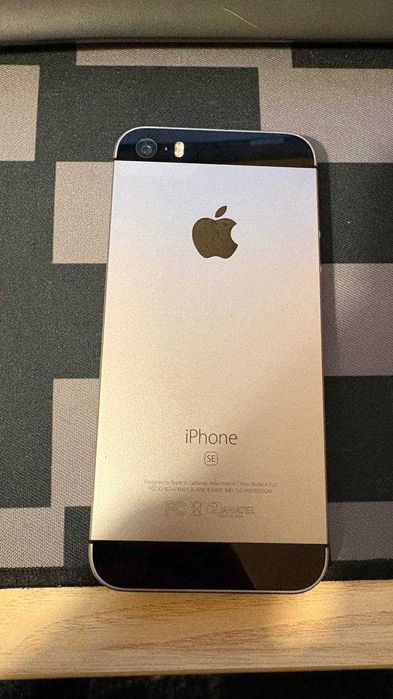 iPhone SE 2016 64GB preto