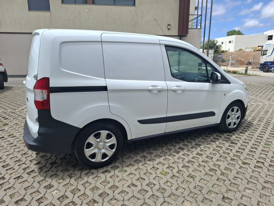 Ford transit courier 1.5 tdci   Possibilidade de financiamento
