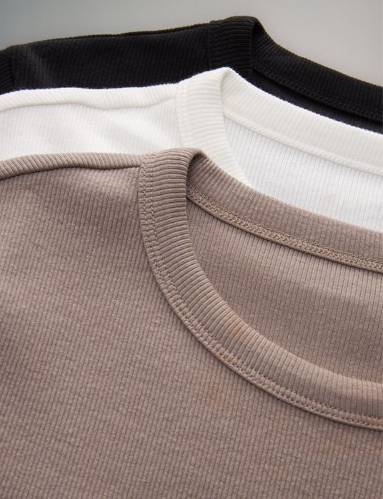 Продам набір жіночих футболок від бренду next, 3 шт.