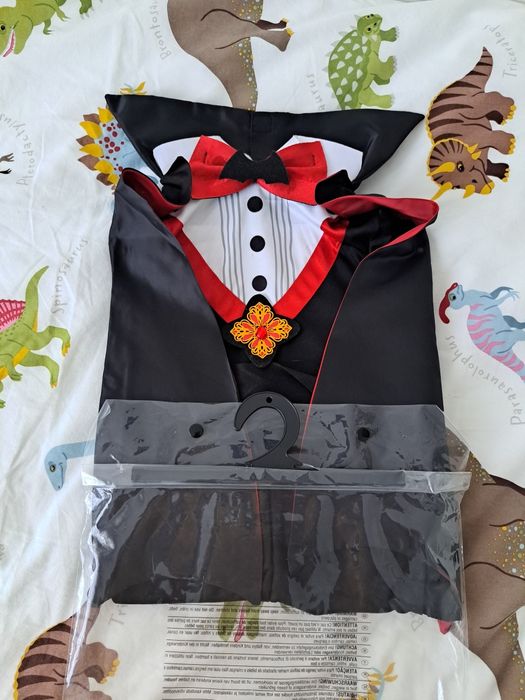 Fato de vampiro 3, 4 anos
