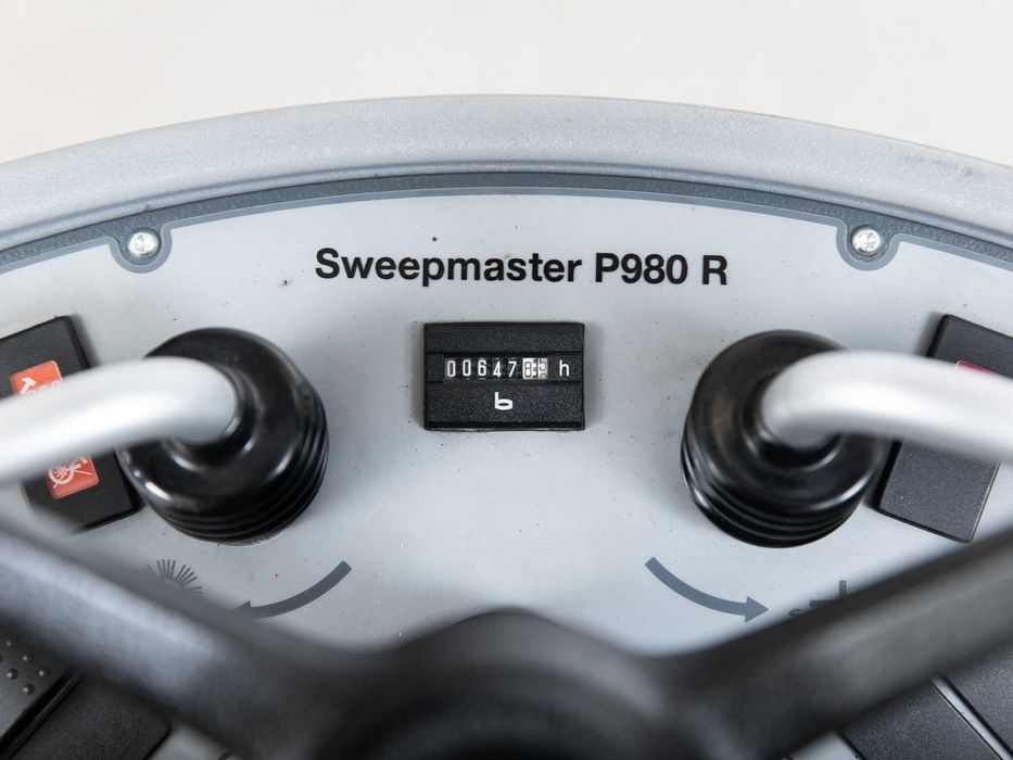 Zamiatarka Hako Sweepmaster P980 R BENZYNA 2017r 647h 5700m²h 30000net