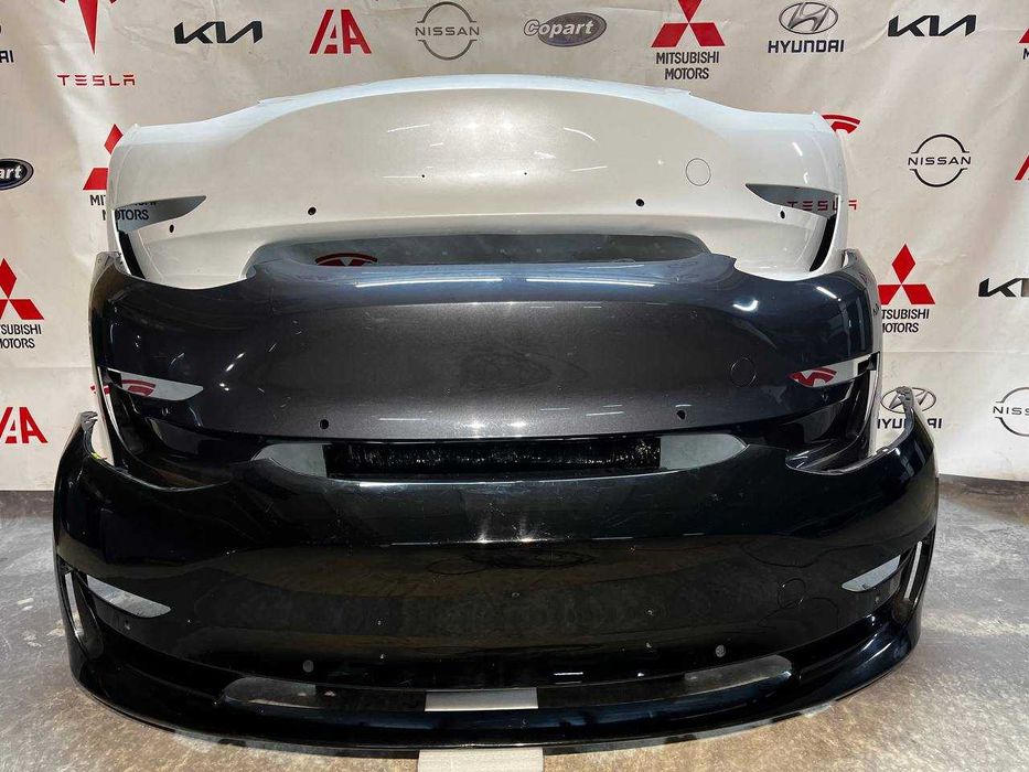 Бампер передній під парктроніки Tesla Model 3  2018-2022