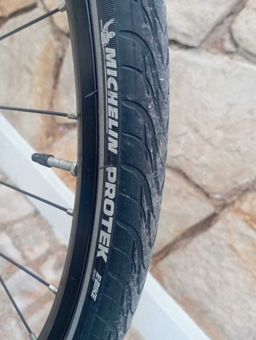 Specialized Sirrus Sport - híbrida / cidade