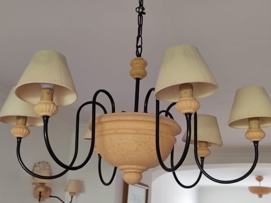 Candeeiros de teto e parede em metal preto e cerâmica