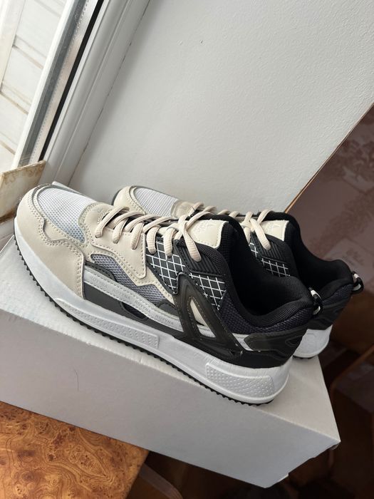 Кросівки підліткові